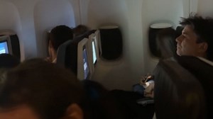 Engine ignites one minute after departure from Fort de France