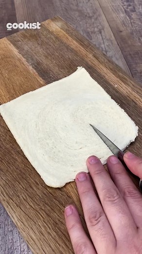 Here's how to make bread cups without using a muffin tray! Perfect to be filled 😍 | Cookist Wow