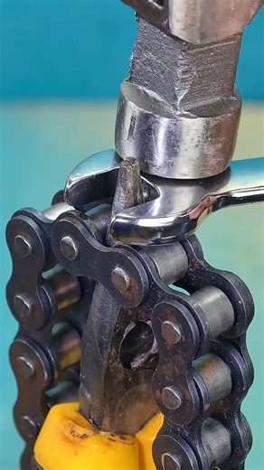 3.8K views · 11 reactions | Fastest Chain Break Trick Ever! #tooltips | Tool_Tips | Facebook