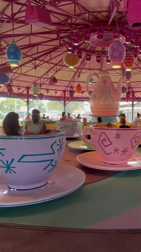Mad Tea Party (external view) - Tea Cups - Fantasyland - Magic Kingdom, Walt Disney World 09-03-2025 Please Subscribe: https://www.youtube.com/c/BigFloridaCountry?sub_confirmation=1 www.bigfloridacountry.com #bigfloridacountry #magickingdom #waltdisneyworld #fantasyland #madteaparty @walt disney world