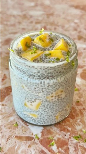 mango coconut chia pudding 🥭🥥