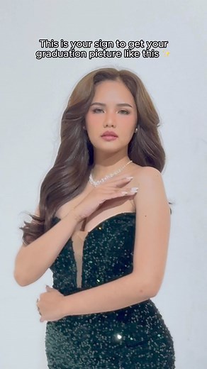 265K views · 2.1K reactions | This is your sign to get your graduation pictorial like this ✨李 There's no thing such as "Too Much" when it comes to your photos because we are willing to give you more! Book your shoots now with VSPS and get your #BestPhotosEver! Hurry before slots runs out! #mostrecommendedstudio #biggeststudio #Pampanga #graduation #SlayTheDay #graduation #gradpic | Visual Stories Photo Studio #VSPS | Facebook