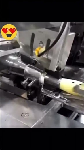 Watch how this factory machine works flawlessly, all on its own—no human touch