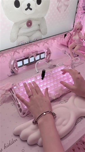 Gravastar keyboards are the best!! #viralvideo #setup #kawaii #keyboard #fyp