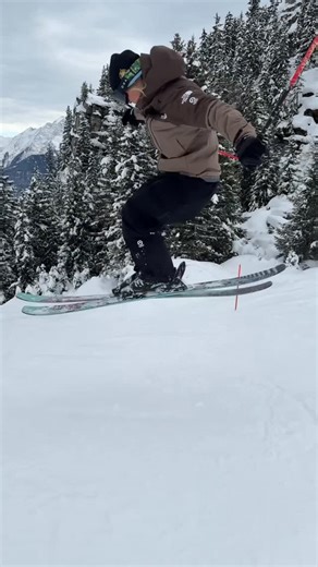 daisy thomas 🌼 on Instagram: "oh we are back baby…with a fresh set of edges too if you don’t mind 😏"