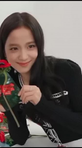 Unlock the secrets behind Blackpink's unique autographs! 🖋️ Join us as we decode their artistic signatures. Which one is your favorite? #BlackpinkSignatures #AutographArtistry #KpopFans #SignatureSecrets 📝✨