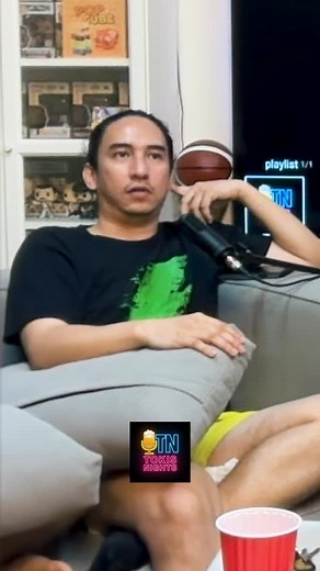 Anong instant mami na kinalakihan mo? Comment nyo dito kung ano paborito nyo or san ang go to place para kumain ng hot mami o ramen. Malay mo, parehas pala tayo ng gusto 🫣 Spottan nyo na ang latest episode ng Tokis Nights tungkol sa ilang pagkakaiba ng mga Millenials at Gen Z. 🔴 YouTube 🟢 Spotify #Tokis #TokisNights #Podcast #ShortsReels #reelsviralシ #InstantMami #Ramen #Millennials #GenZ | Tokis Nights