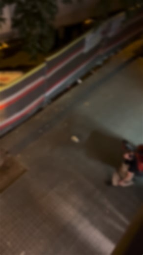 Joel García on Instagram: "(vuelvo a subir la queja-vídeo) llevo bastante tiempo evitando iniciar una campaña en redes por este asunto pero ya no puedo más. haré un resumen: @bonpreuesclat , con la connivencia de l’ajuntament de @barcelona_cat i @gubbarcelona están convirtiendo mi vida en un auténtico calvario. un suplicio diario que me está destrozando los nervios, el descanso, el estómago y las ganas de enfrentarme a la vida desde hace ya por lo menos 5 años. vivo encima de un supermercado bo