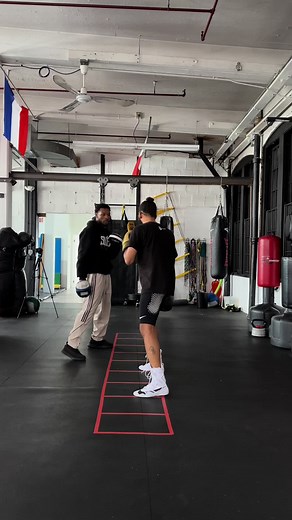 The best defense is a good offense. - Jack Dempsey • #boxing #boxingtraining #boxingworkout #mittwork #padwork #drill #motivation #fitness #defense #boxingreels #consistency