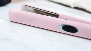 Ceramic vs Titanium Hair Straightener: Which One is Better?
