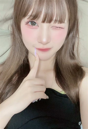 よく歯削ってますか？と聞かれるのですが、歯、削ってません！生まれつき上の歯２本下の歯１本合計３本生えてないよ〜歯、足りない（ ; ; ）