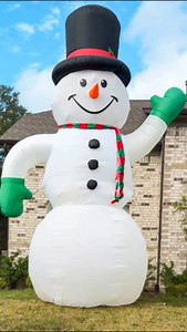 Install my giant Christmas Outdoor Inflatable We purchased Sammy The Snowman 4 years ago and he is holding up like a rock Click Link in my Bio to get this giant inflatable #christmas #outdoorchristmasdecor #christmasdecor | Asia Mayo