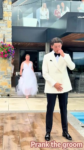 78K views · 2.5K reactions | Wedding clips    藍#Wedding #bridegroomdance #fourthwing #weddingday #weddingceremony #wedding #prank #weddingprank | wedding clips | Facebook