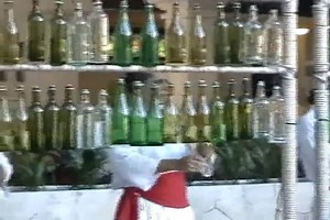 110K views · 974 reactions | Tocando las botellas in Mexico! For more Homemade Instruments you can also join the group www.facebook.com/groups/homemadeinstruments! | Rare And Strange Instruments | Facebook