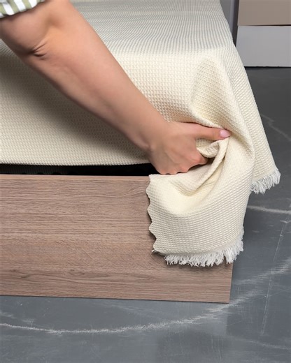 This bed sheet hack is genius 🛏️