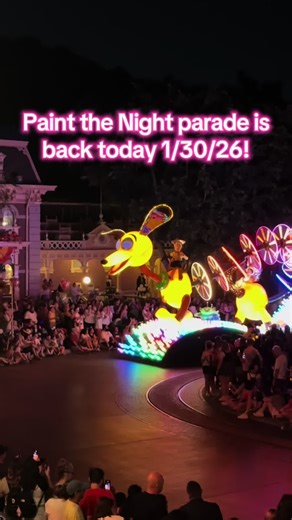 Paint the Night parade at Disneyland is officially back! #disneyland #parade