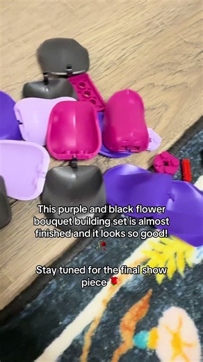 Stunning Purple Rose Bouquet Building Set Soon to Shine