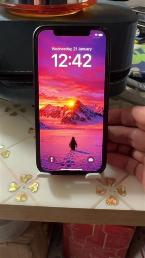 Create a Stunning Penguin Journey Live Wallpaper