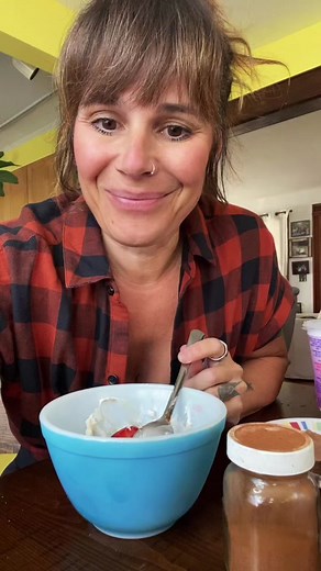 Starting your day off with a high protein filling breakfast sets you up for the entire day! #breakfast #nutrition #health #fatloss #bethferacofitness