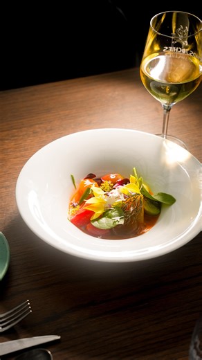 Forget what you think you know about Dutch cuisine. This is not about going back, it’s about moving forward. 🍽️ The Netherlands is known for innovation, sustainability and a fresh perspective on the future. And guess what? That spirit is showing up on our plates. Across the country, a new food culture is emerging, one that’s creative, conscious and proudly forward-thinking. In the coming weeks, we’ll take you inside this culinary movement. From experimental restaurants to next-gen food producer