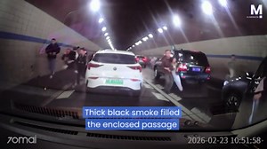 Panic erupts as tunnel fire sends drivers fleeing in China