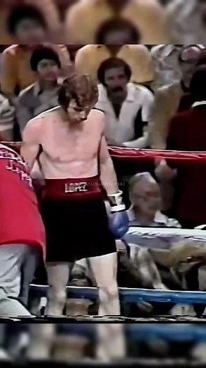 Vladimir Savekov on Instagram: "Salvador Sanchez vs. Danny Lopez I #short Danny Lopez vs. Salvador Sanchez (1st meeting) TKO at 0:51 in round 13 of 15 February 2, 1980 Veteran's Memorial Coliseum, Phoenix, Arizona, USA Referee: Waldemar Schmidt #box #boxing #boxe #boxeo #бокс #boxinglife #boxinglifestyle #boxingworld #boxingworkout #boxingtraining #boxinggym #boxinggloves #boxingcoach #boxinghistory #vintage #throwback #highlights #ufc #mma #sport #sports #history #boxinghistory82 #salvadorsanch