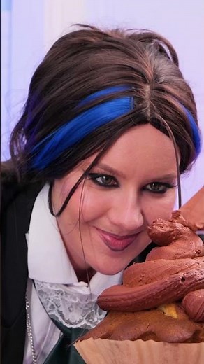 This Is the Weirdest Cake You’ll Ever See! 😱🍭 Sweet... or Scary?