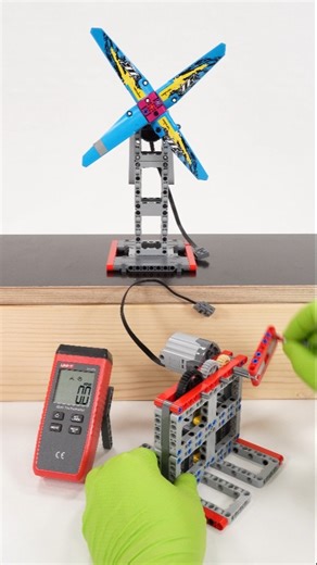This turns a LEGO® motor into a generator 😱 #legotechnic #generator #physics #robot #technic