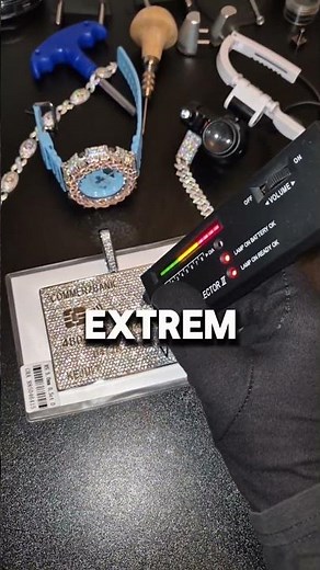 How does a diamond tester work?