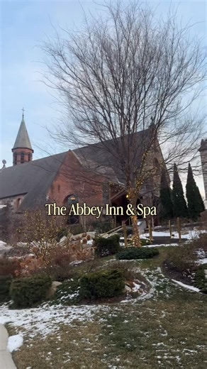 Westchester Magazine on Instagram: "The @abbeyinnandspa in Peekskill is where relaxation meets luxury. This unique boutique hotel has a full-service spa, offers world-class service, farm-to-table dining, and beautiful outdoor views. Plus, it’s the perfect holiday gift for a wellness and spa lover. 🧖‍♀️🎁 At the Abbey Inn Spa, everyone is welcome to indulge in the spa treatments, and no stay is required. Contact the spa at (914) 736-1200 for more details about treatments and prices. 📹: @veronik