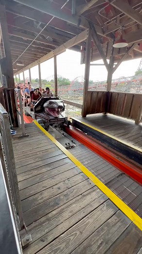 Crazy ride at six flags #fyp #themepark #sixflags #newfor2022 #fypシ #outlanderchallenge #rollercoaster #fyp #seaworld #reel #amusement #viral #amusementpark #foryou | The Coaster Scoop