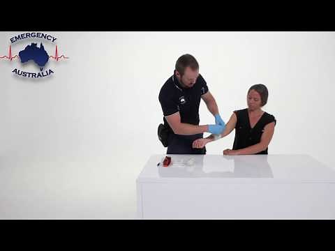 First Aid Basics: Trauma Management (Emergency Australia)