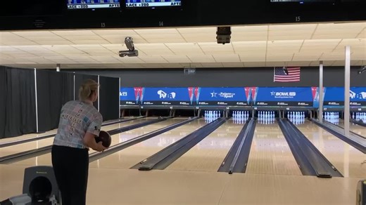 WATCH Kelly Kulick Fan Page roll 300 at the Professional Women's Bowling Association - PWBA Twin Cities Open. #StormNation | Storm Bowling