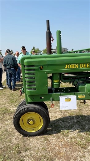 47K views · 981 reactions | Five model B John Deere’s hooked up to a Dyno, how much power did they make? #johndeere #johndeeregreen #johndeerepower #johndeeretractor #tractor #TractorLife #tractors #farmmachinery #tractorshow | Someplace or Another | Facebook