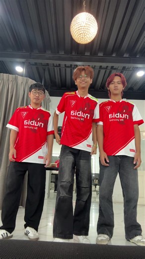 New john cold လေးကဲတယ် @Hi @FCON Mok