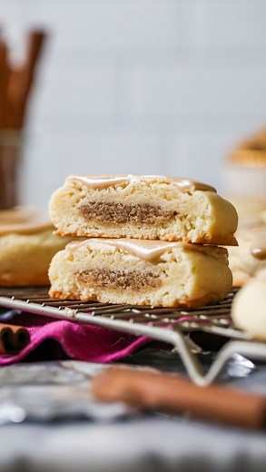Samantha Merritt on Instagram: "These buttery brown sugar cinnamon pop tart cookies will blow your mind! They taste like a gourmet version of the beloved breakfast treat (but SO much better!). For the recipe, comment “recipe” or find it here: https://sugarspunrun.com/frosted-brown-sugar-cinnamon-pop-tart-cookies/ #Poptarts #brownsugar #cookies #cookie #gourmetcookies #whatibakedtoday #dessert @thefeedfeed.baking @thefeedfeed #baking"