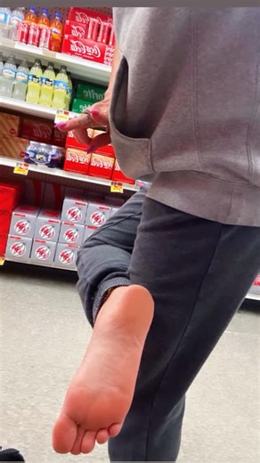 Barefootqueen on Instagram: "Piggies in the grocery store #barefeetfetish #barefeetlovers #barefoot"