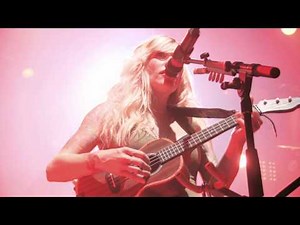 Walk Off The Earth Perform "Red Hands" LIVE in Toronto!