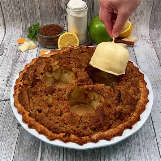 Candy Apple Pie! With a hidden ice cream surprise! 🍎🍦⭐️ | Chefclub Network