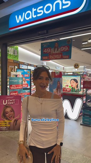 Selina Şıracı 🌛 on Instagram: "#işbirliği Watsons alışverişimin yıldızları belli oldu 👉 Oral-B Clinical Yoğun Beyazlık diş macunu ve iO2 şarjlı diş fırçası💙 Oral-B Clinical Yoğun Beyazlık eşsiz iyonik teknolojisiyle 1 günde daha beyaz bir gülüş sağlıyor. Hem de diş minesini güçlendirerek! Denemek için Watsons’taki P ye varan indirimleri kaçırmayın! 🤭 @oralbtr *Kullanim öncesine kıyasla, yüzey lekelerini gidererek"