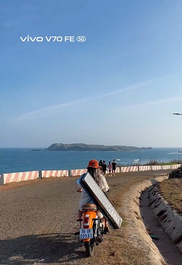 Từ bình minh trên biển đến những góc check-in đầy nắng gió, Camera AI Siêu Sắc Nét 200MP của vivo V70 FE giúp bắt trọn mọi chi tiết với độ nét ấn tượng. #vivoV70FE_5G #TGDĐ
