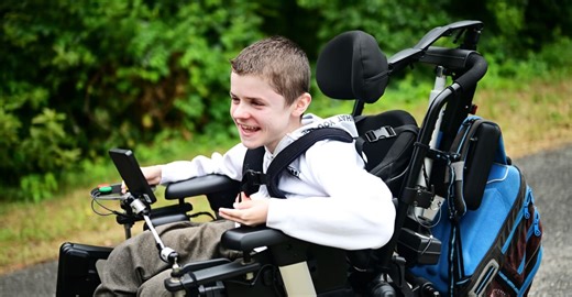 Naděje v léčbě Duchennovy svalové dystrofie: Na trh přichází nový lék, pomoci může i pečujícím