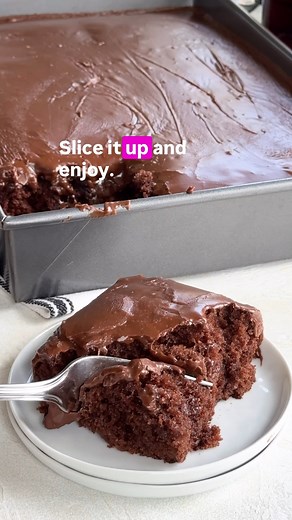 Our Coca Cola cake is rich, chocolatey, and topped with a warm fudge-like icing. You'll need 👇🏻 For the Cake: 2 cups all-purpose flour 2 cups granulated sugar ½ teaspoon salt 2 large eggs ½ cup buttermilk 1 teaspoon pure vanilla extract 1 cup Coca Cola ½ cup unsalted butter ½ cup canola oil, or vegetable oil ⅓ cup cocoa powder 1 teaspoon baking soda For the Icing: ½ cup unsalted butter ⅓ cup Coca Cola 3 tablespoons cocoa powder 16 ounces powdered sugar ✅ Comment “link” and I’ll send a link to 