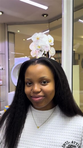 Kinky Straight Hair: Best of Both Worlds for Natural Looks