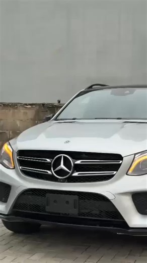 MERCEDES-BENZ MERCHANT 🟡⚫️ on Instagram: "🟡⚫️🚘🚘 NEWLY CLEARED MERCEDES-BENZ 𝔾𝕃𝔼350 PREMIUM 2018 Fullest 𝕠𝕡𝕥𝕚𝕠𝕟 Keyless ignition Apple CarPlay/Android auto Communication system Voice command Harman/kardon premium brand speakers 13 total speakers 1 subwoofer Navigation 🧭 system Rear view camera Front and rear parking sensors Cruise control Sport mode Stability control Traction control 4-wheel ABS Drive assist Parking assist Panoramic roof Tire pressure monitoring Auto delay off headl