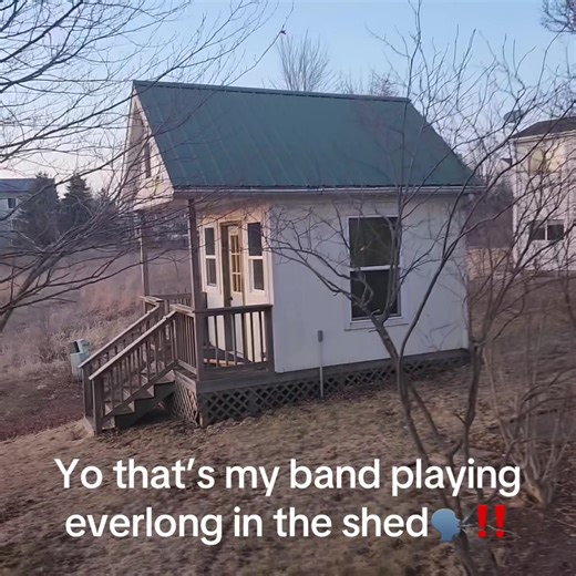 Sorry I haven’t posted in a min guys I’ve been burnt out and not feeling creative 😭 ALSO I’d been practicing for battle of the bands which I will DEF be posting videos of after this😛 #termsandaffections #band #guitar #drums #fyp