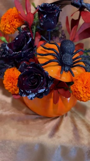 Baddie Batty 🦇🧡 . . . #florist #flowers #halloween #tricities #floral #flowershop #luckyflowers #lucky #floralshop | Lucky Flowers