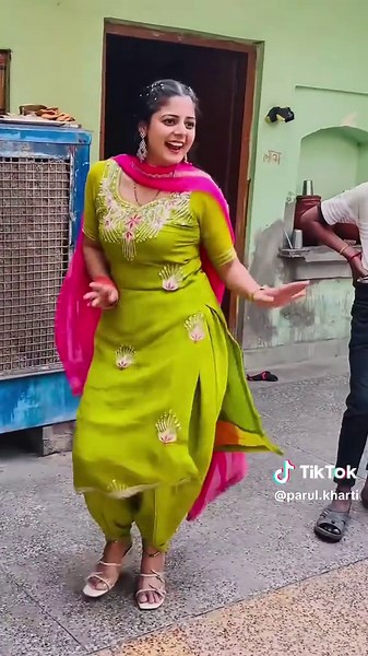 Parul Kharti's Captivating Dance Performance