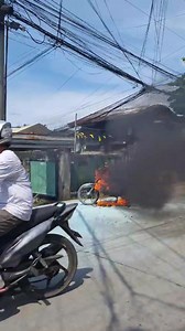 22K views · 211 reactions | TAN-AWA: Usa ka motor ang mikalit lang ug silaab sa Barangay Labangon, Cebu City, Biyernes sa buntag, Hunyo 30, 2023. Matod pa sa sakay, maayo na lamang nga nakalayat ra pud sila dayon sa dihang nabantayan na nila nga nagkainit ang ilang gisakyang motor. | Gikan ni Charlie Dasmariñas/ Facebook #BanatNews #KasaliganGyud | Banat News | Facebook