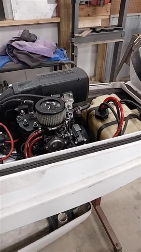 Restauración de Kawasaki JS550: Mejora y Ajustes